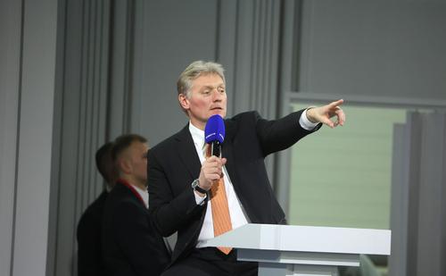 Песков: ЦБ РФ принимает меры для поддержания макроэкономической стабильности