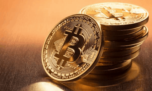 Биткоин удерживается на уровне $67 500, поскольку Трамп сигнализирует о возможности прекращения войны с Ираном