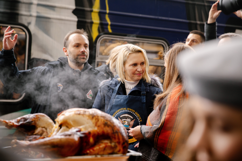За підтримки Фонду Говарда Баффета. Поїзд-кухня Food Train вирушив у&nbsp;свій перший рейс&nbsp;&mdash; в Ізюм